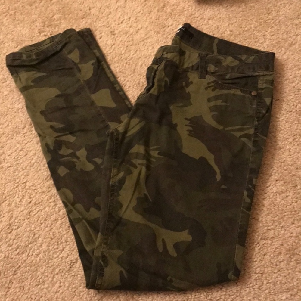 Forever 21 Cameo Jeans